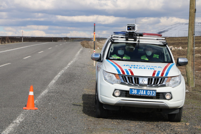 Yerli mobil hız tespit sistemi Kars'ta  kullanılmaya başlandı